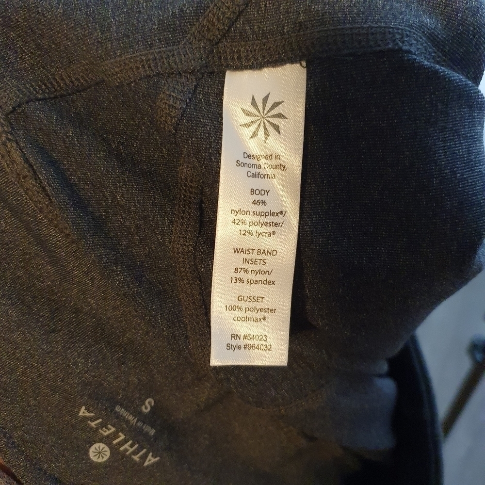 Athleta Grey Carpri Crop Leggings Size S - Picture 6 of 7